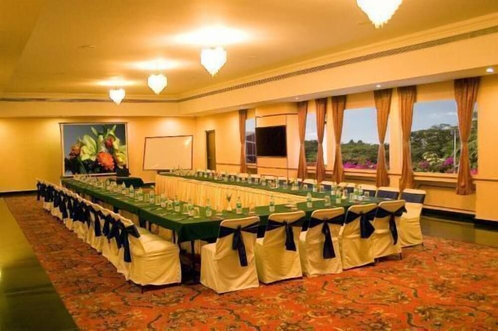 غرفة الاجتماعات