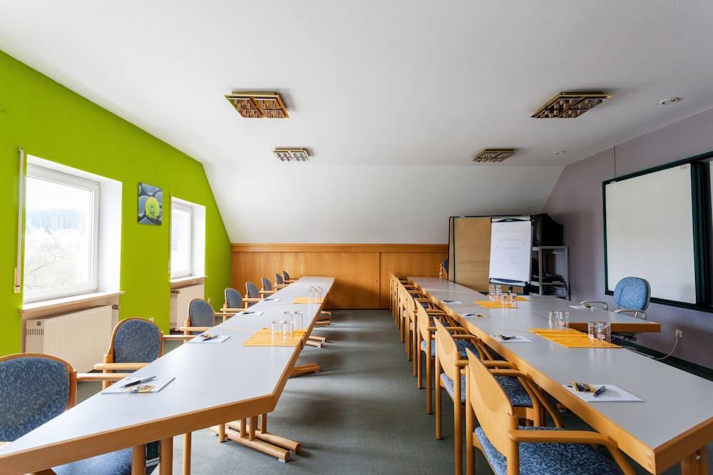 غرفة الاجتماعات