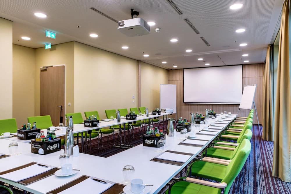 غرفة الاجتماعات