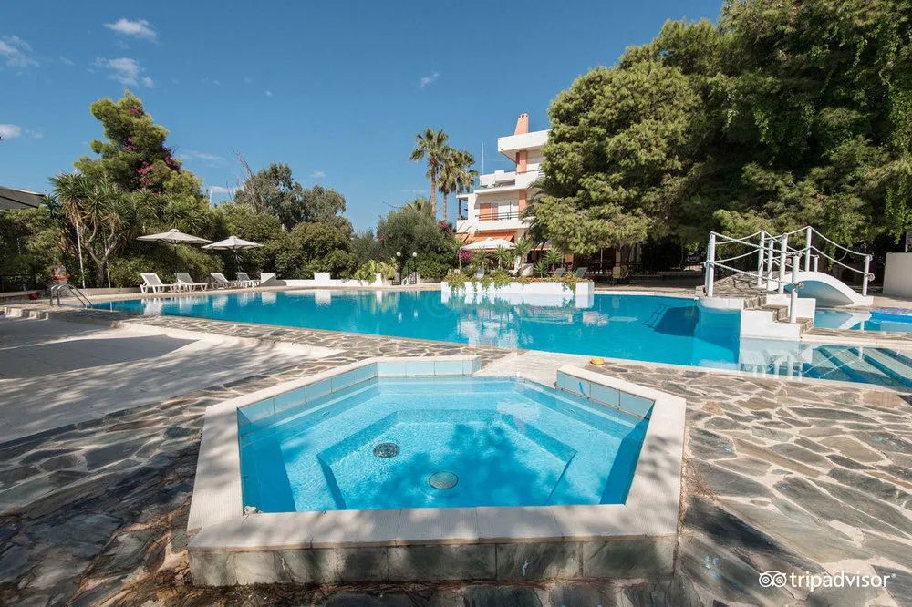 حوض السباحة صورة