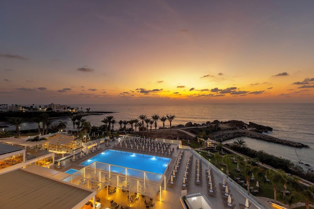 حوض السباحة صورة