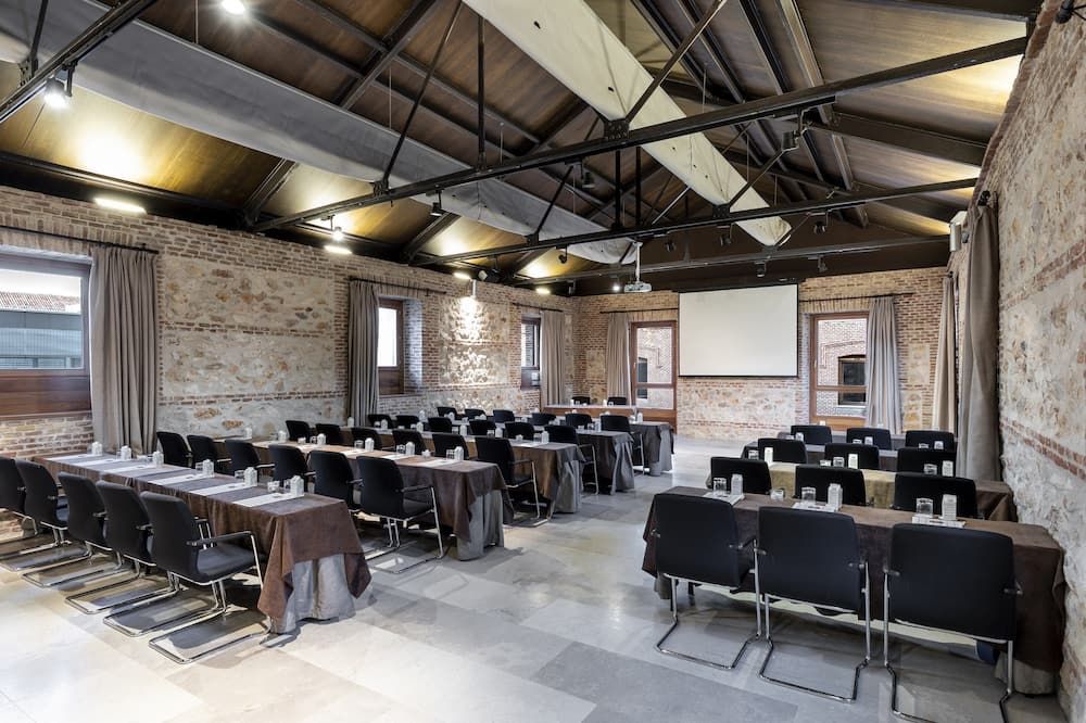 غرفة الاجتماعات