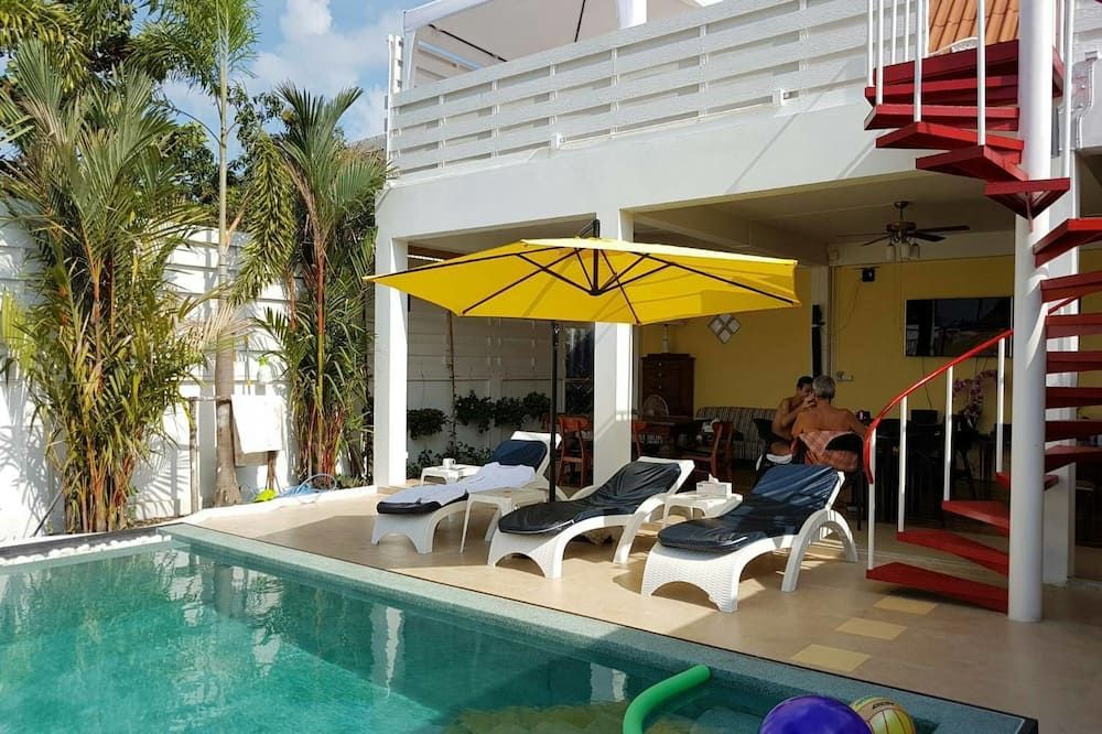 حوض السباحة صورة