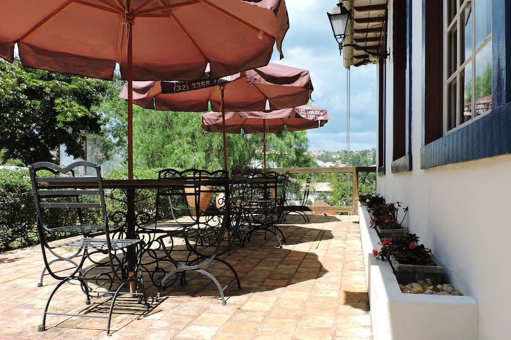 شرفة مرصوفة