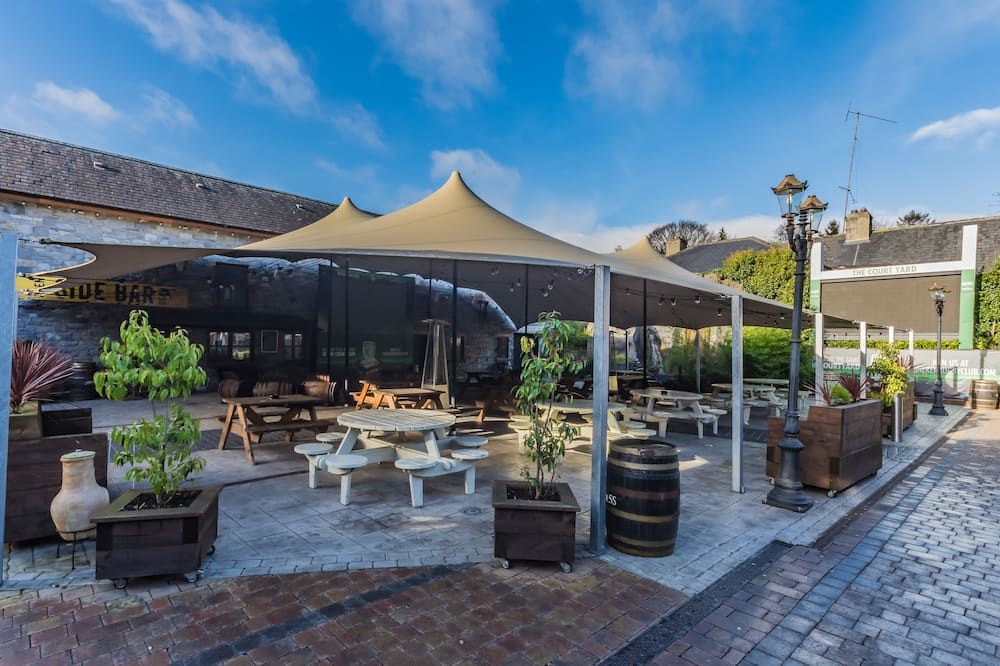 شرفة مرصوفة