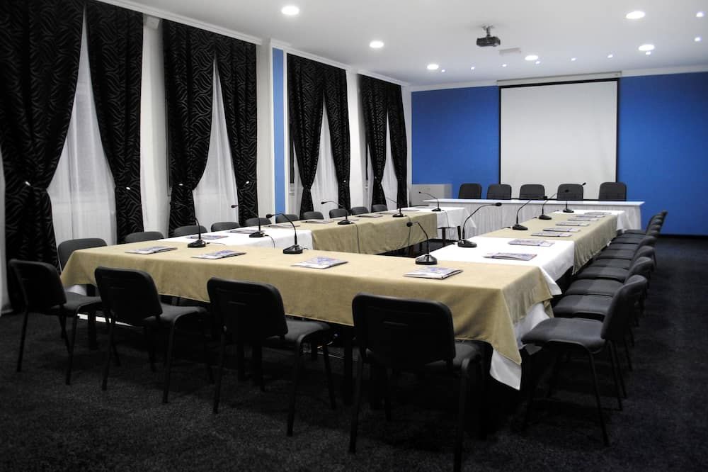 غرفة الاجتماعات