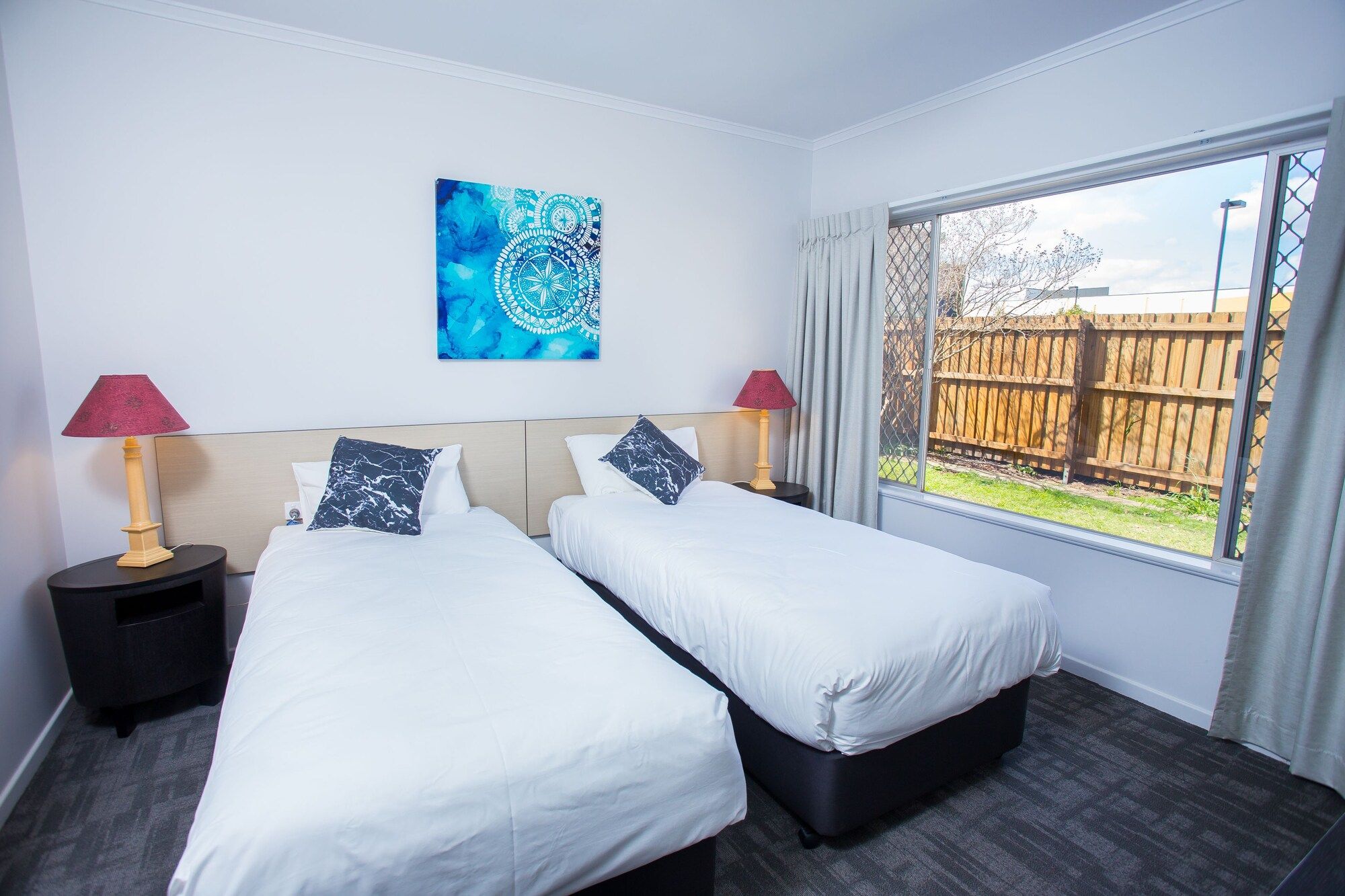 آخر