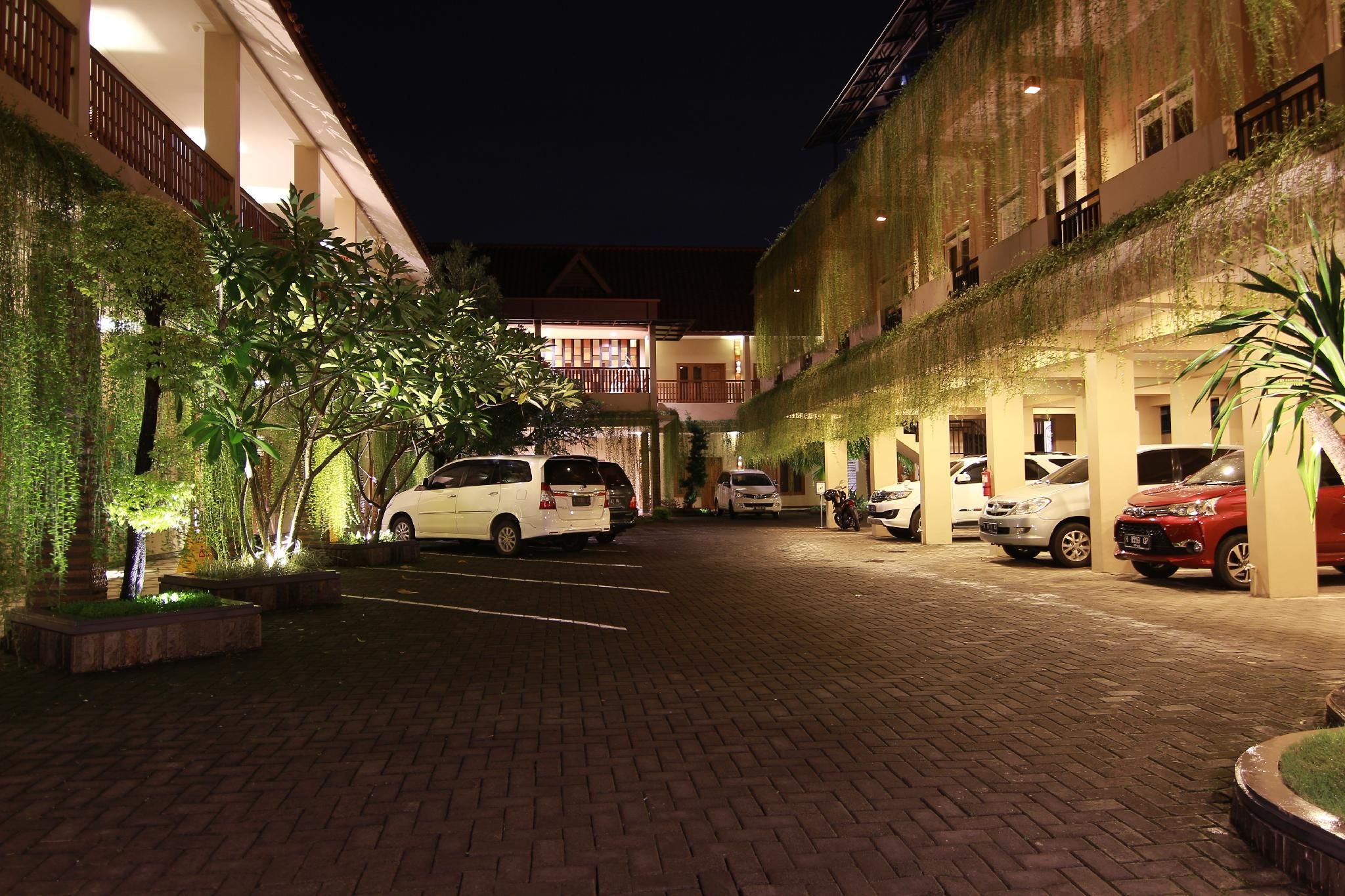 آخر