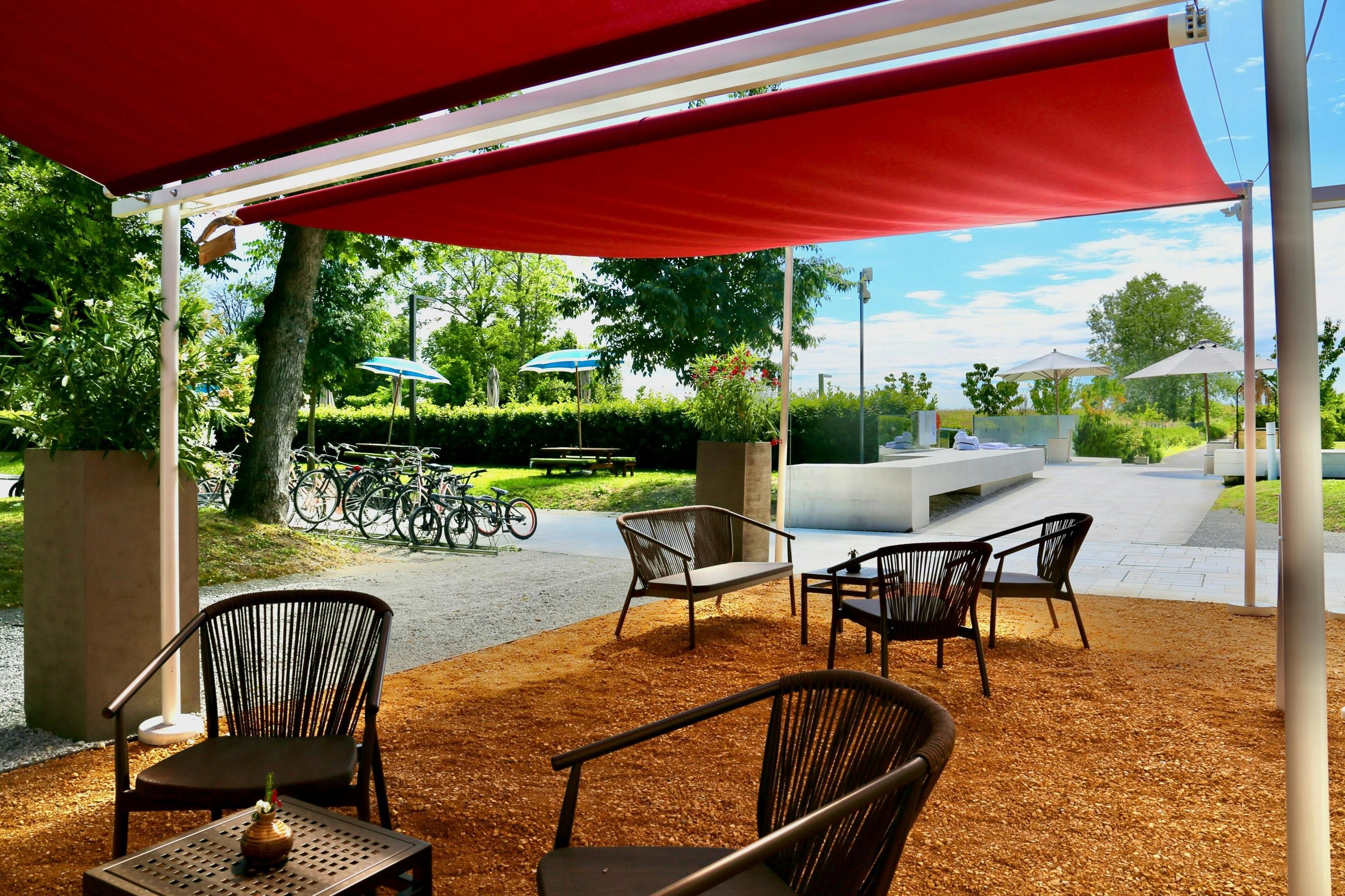 شرفة مرصوفة