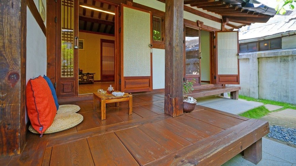 شرفة مرصوفة