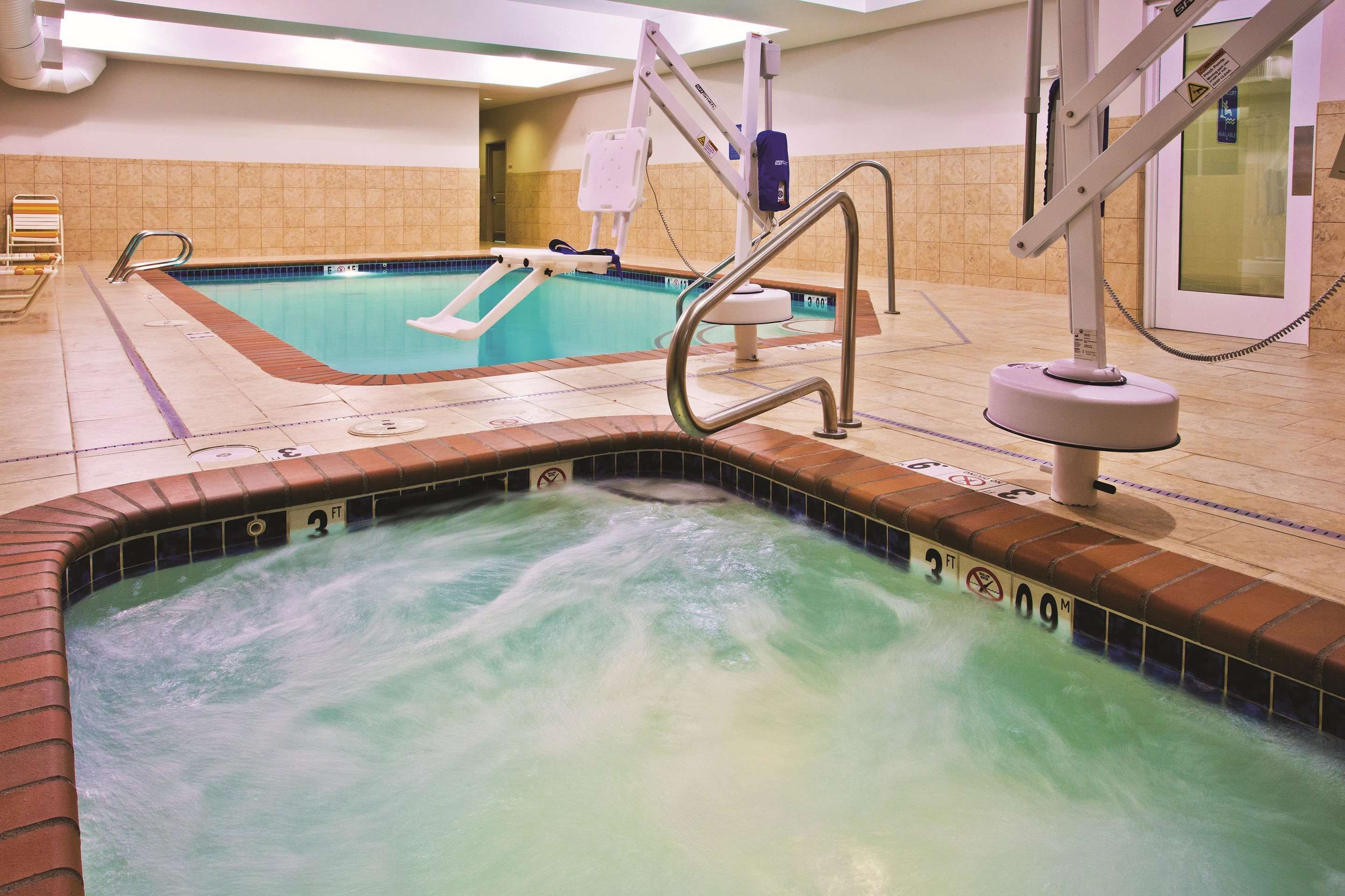 حوض السباحة صورة