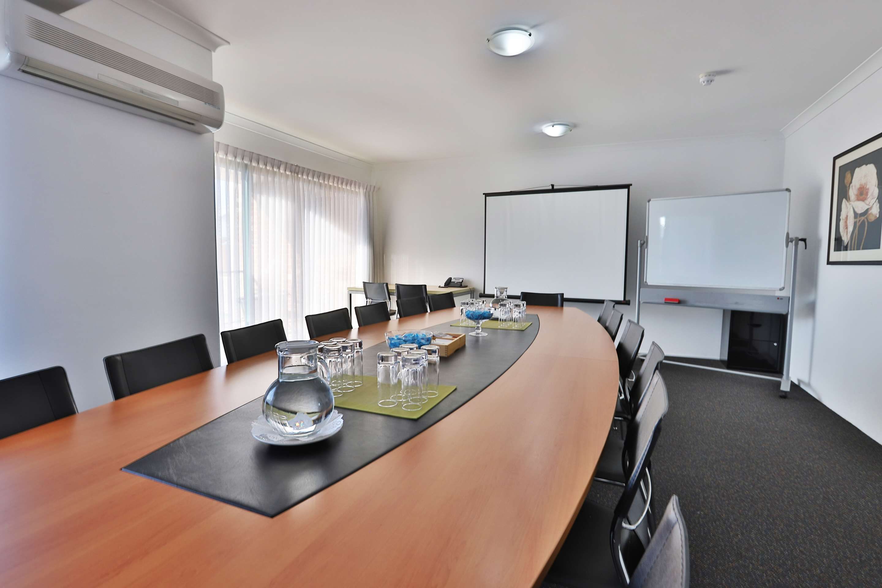 غرفة الاجتماعات