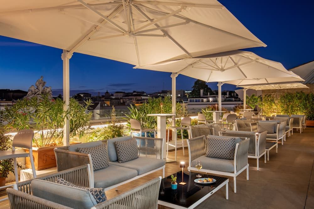 شرفة مرصوفة