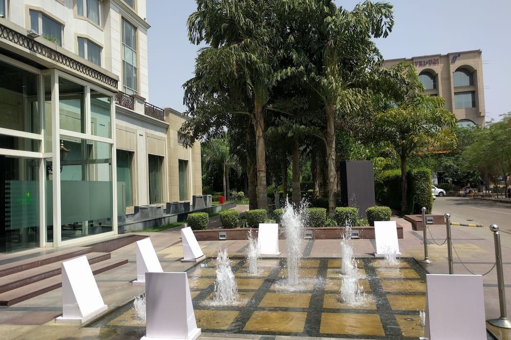 شرفة مرصوفة