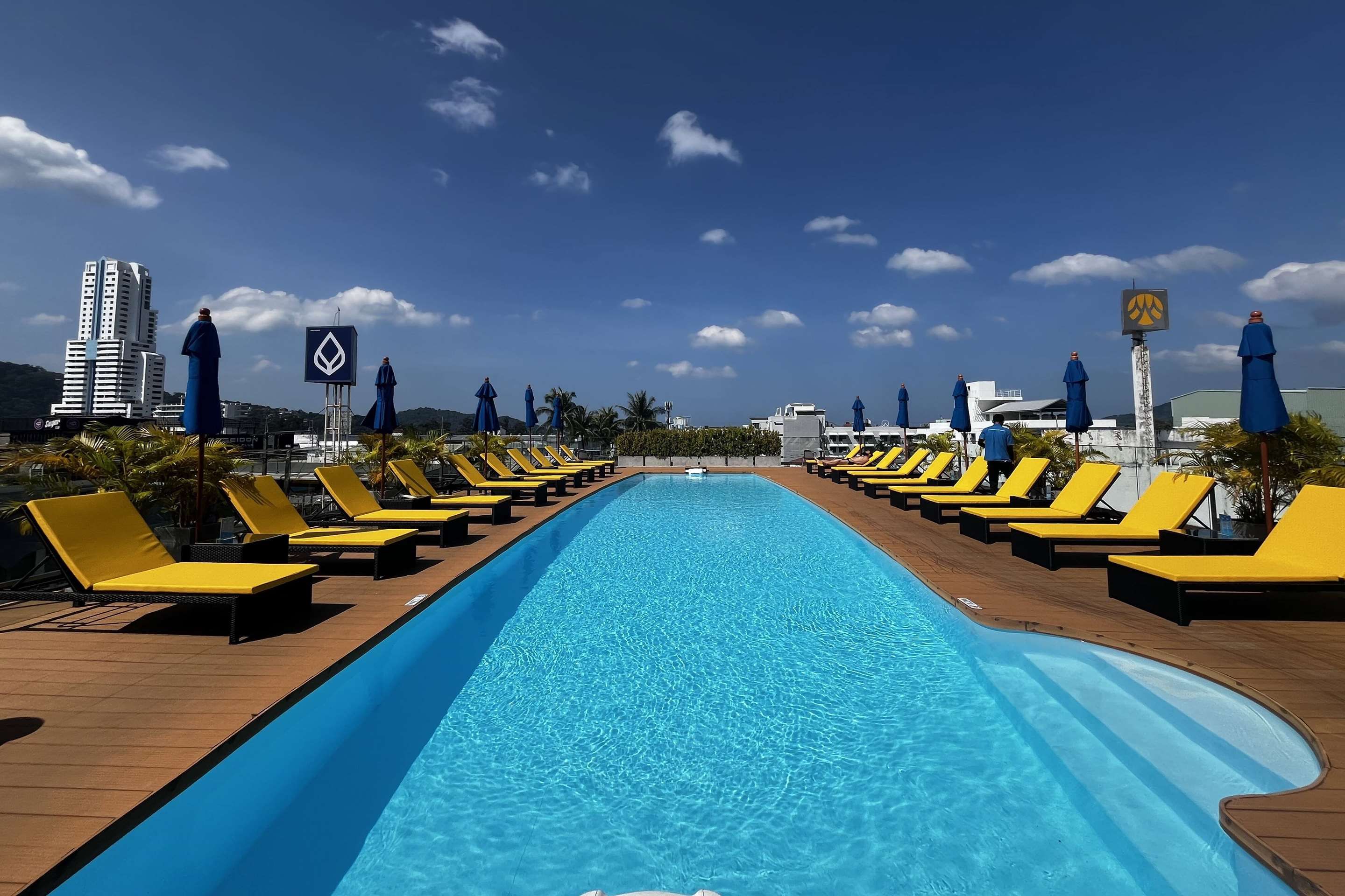 حوض السباحة صورة