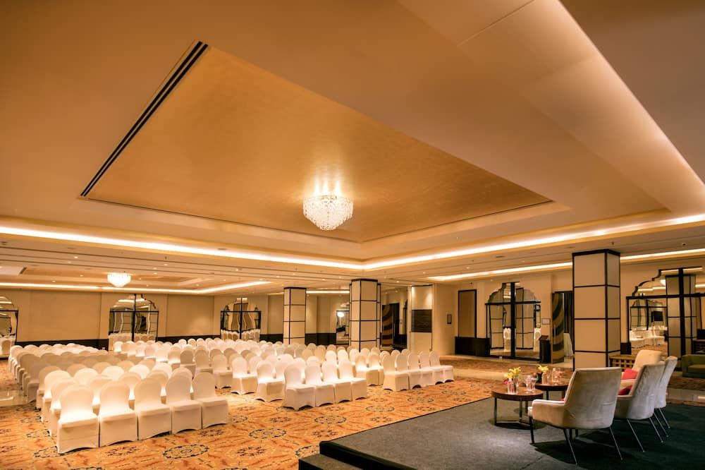 غرفة الاجتماعات