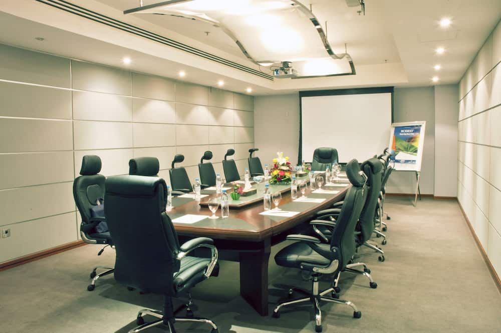 غرفة الاجتماعات