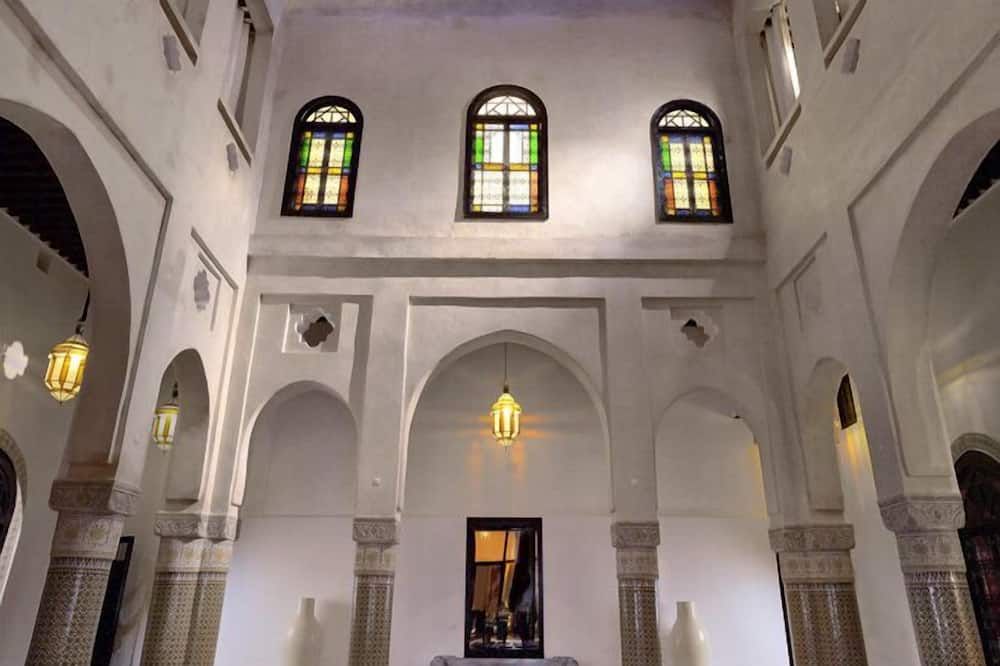 مبنى