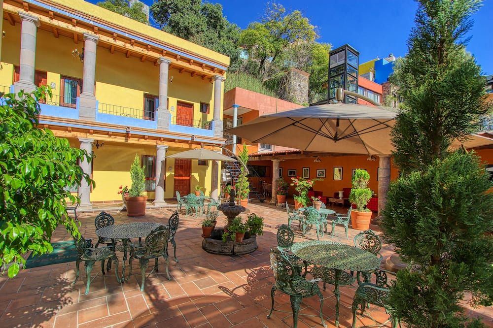 شرفة مرصوفة