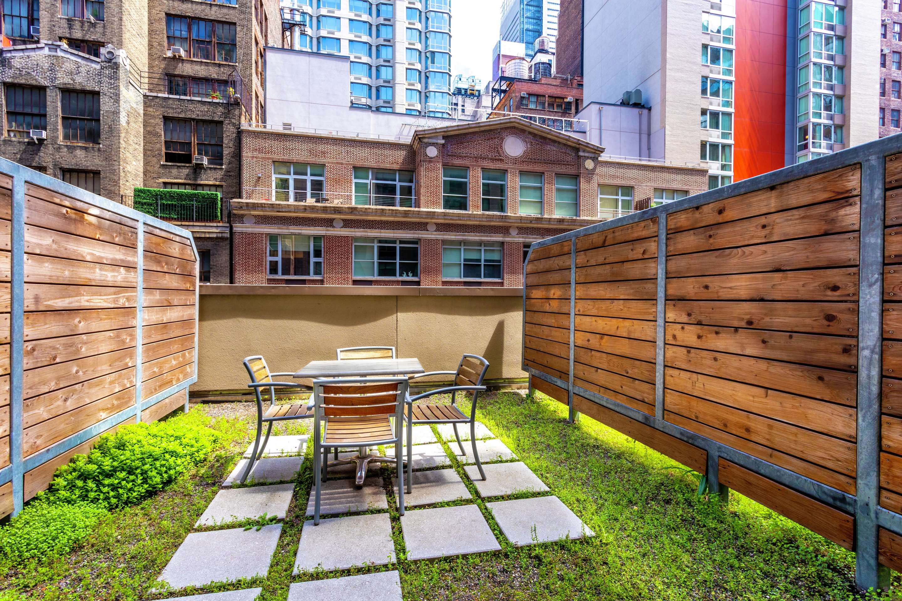 شرفة مرصوفة