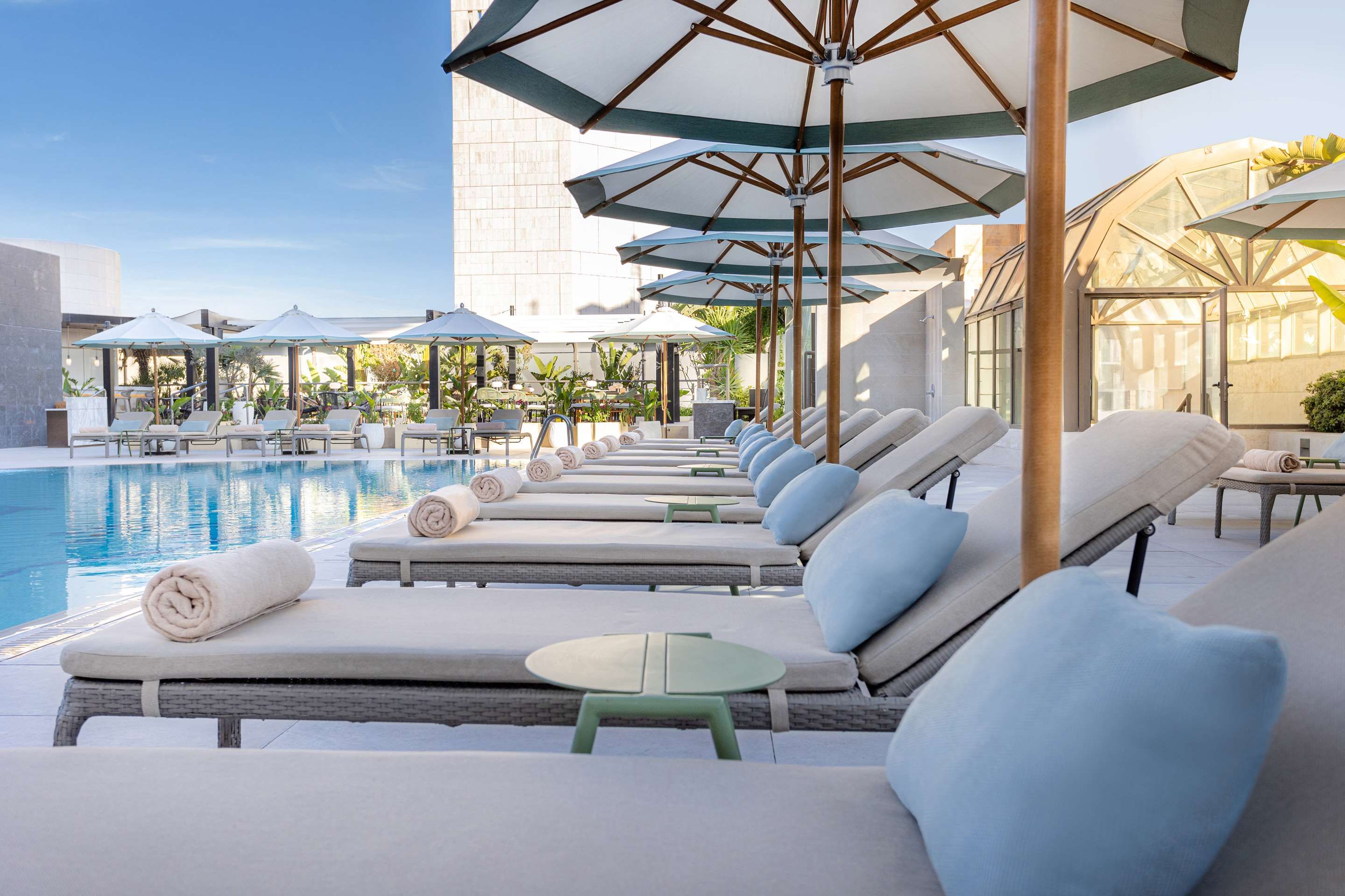 حوض السباحة صورة