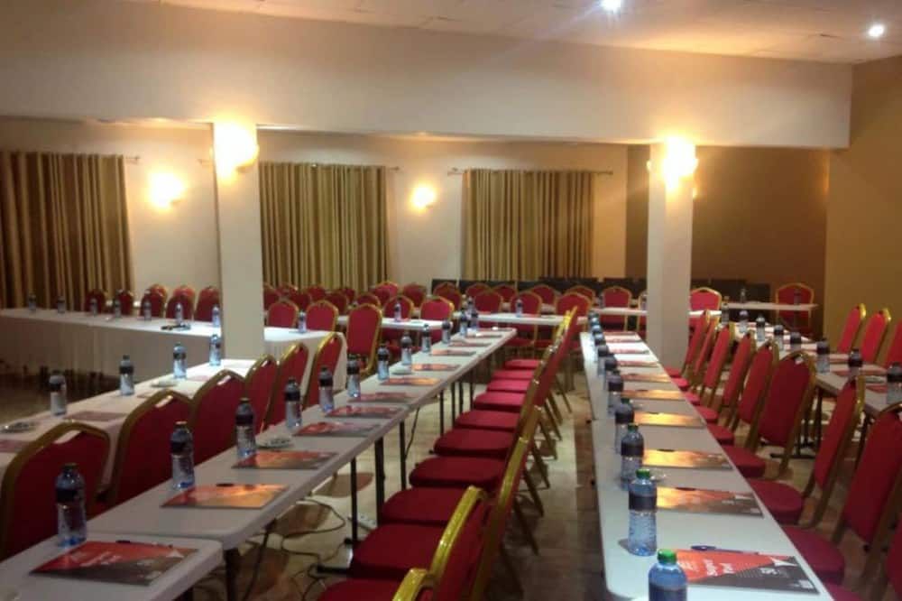 غرفة الاجتماعات