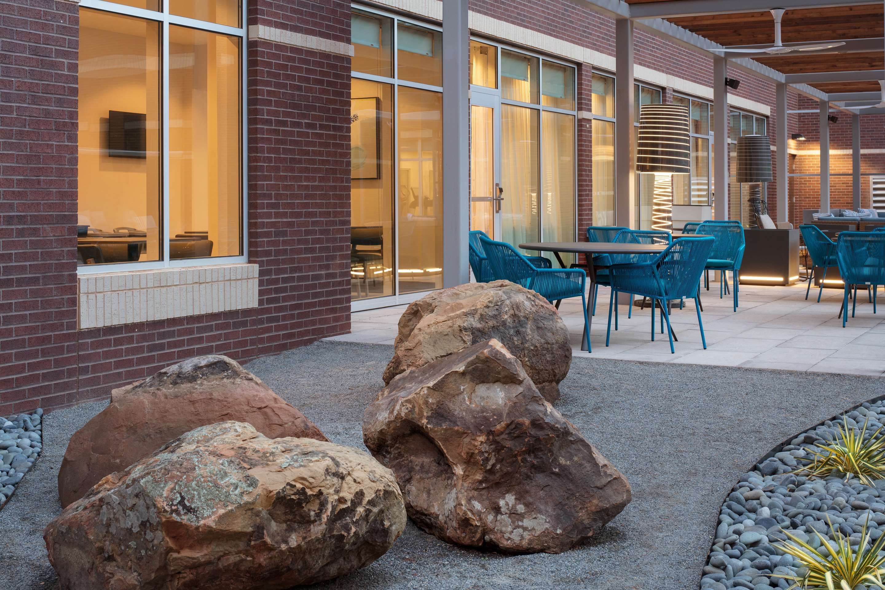 شرفة مرصوفة