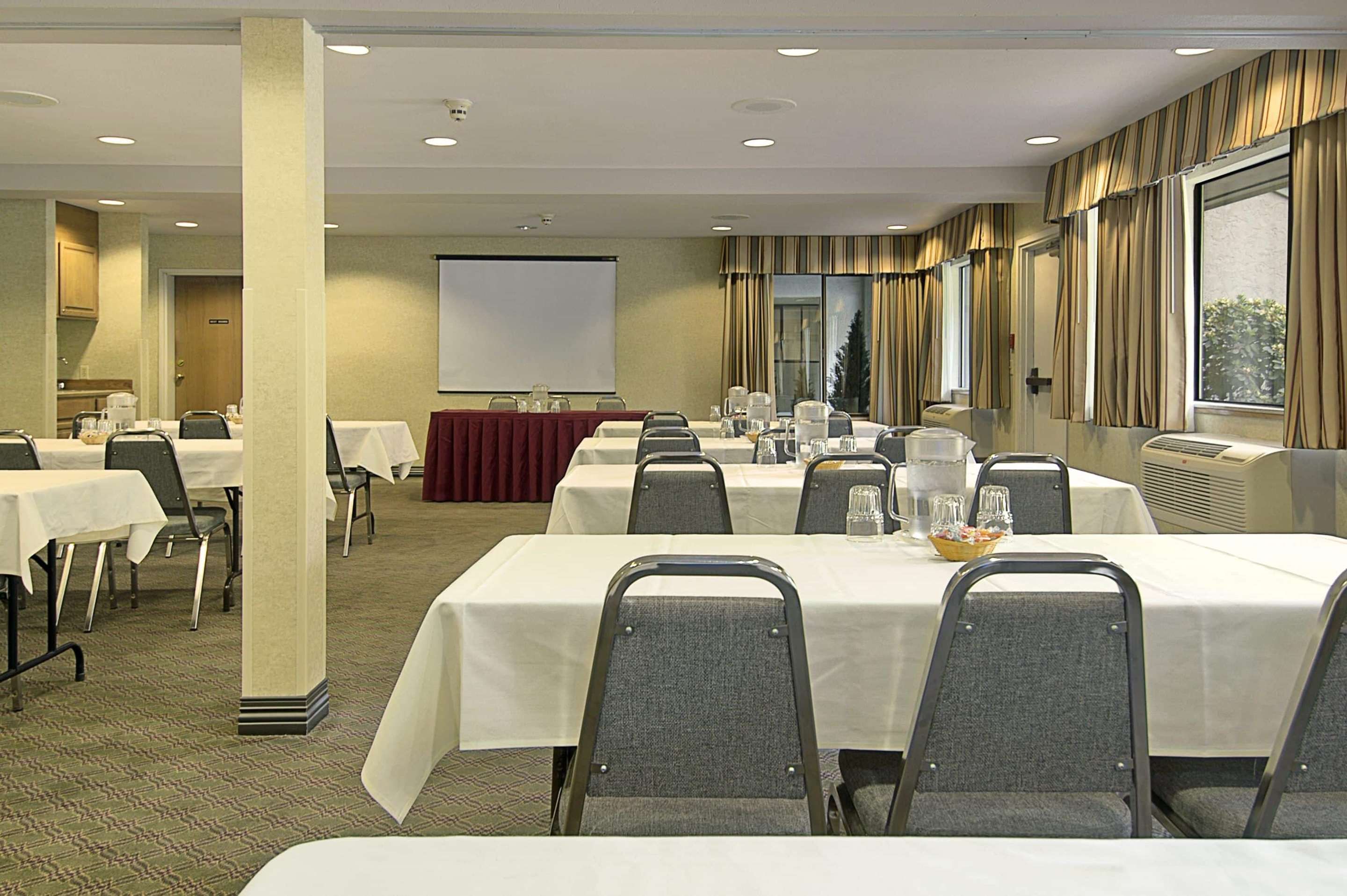 غرفة الاجتماعات