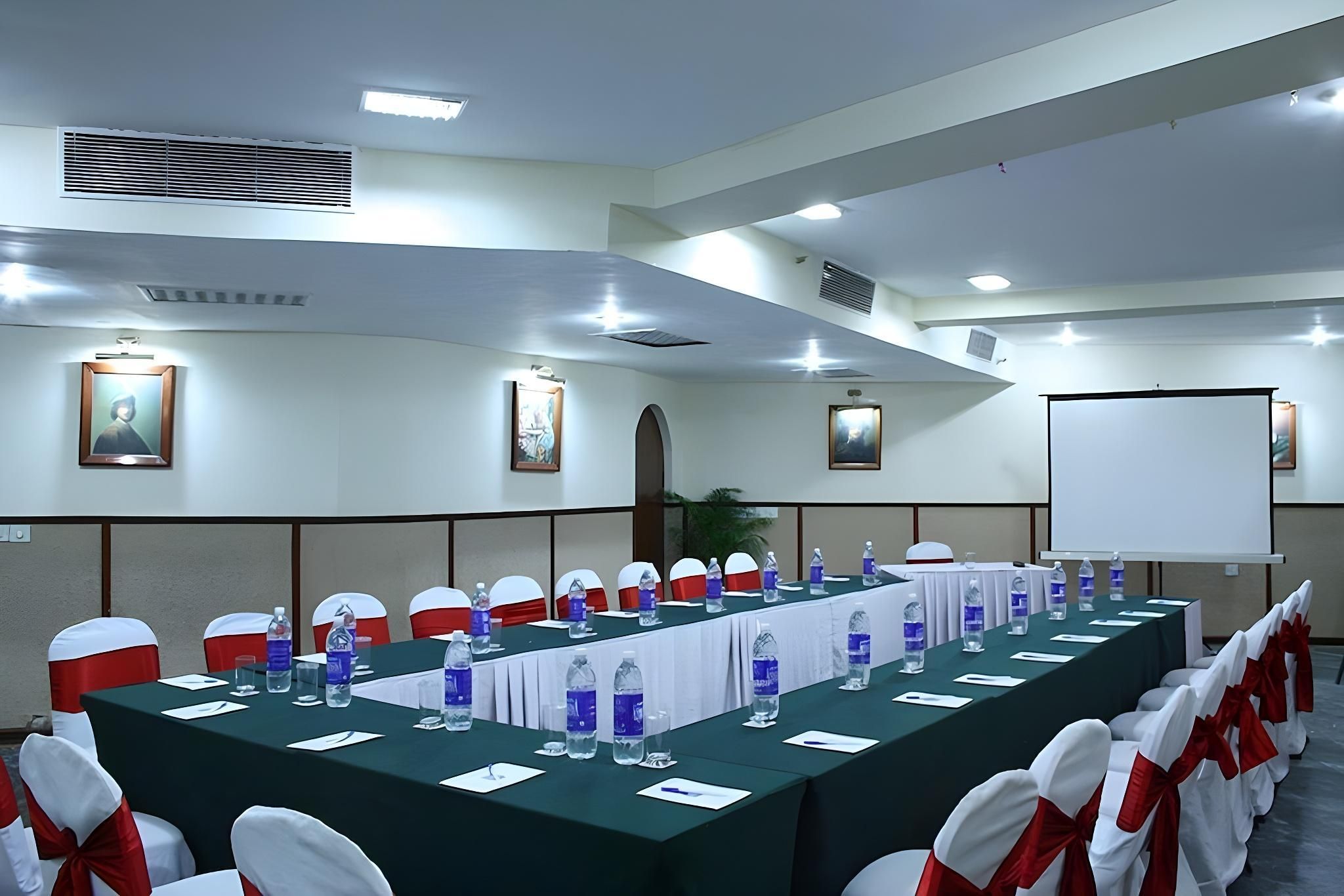 غرفة الاجتماعات