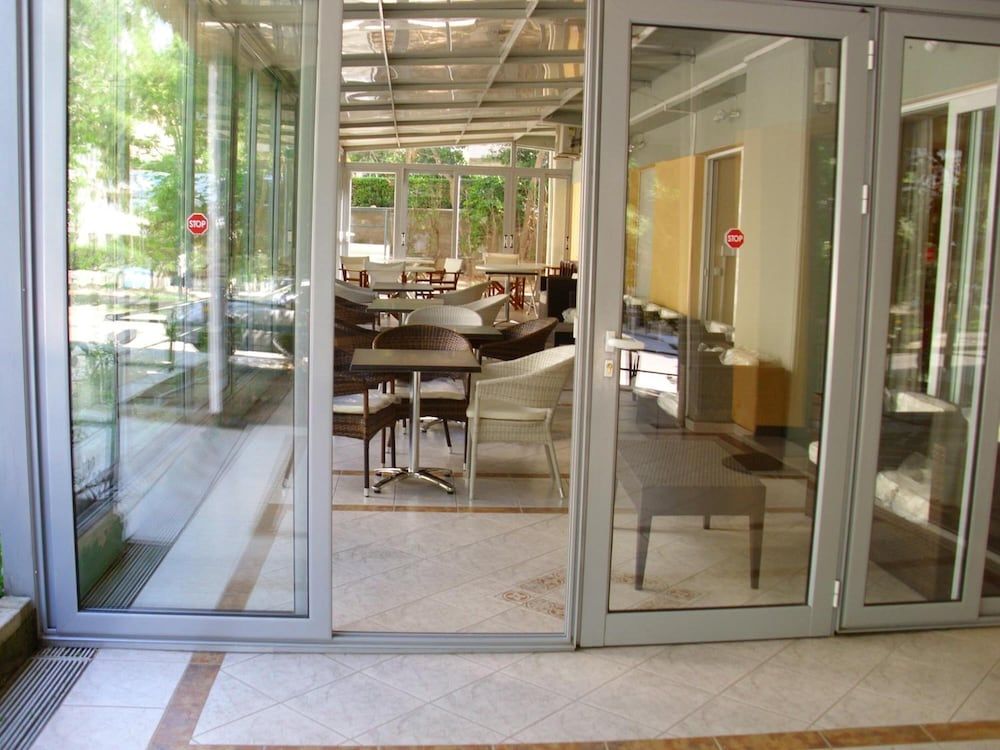 شرفة مرصوفة