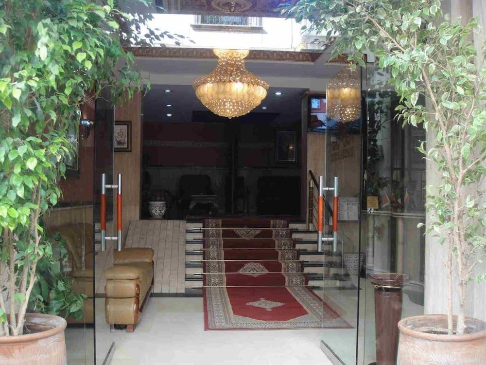 آخر