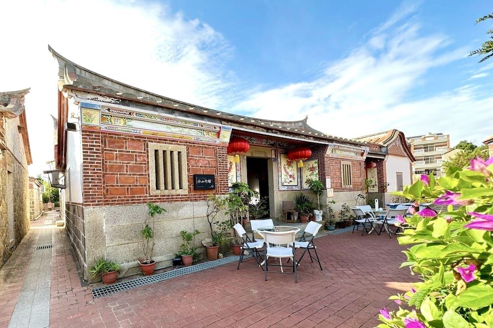 شرفة مرصوفة