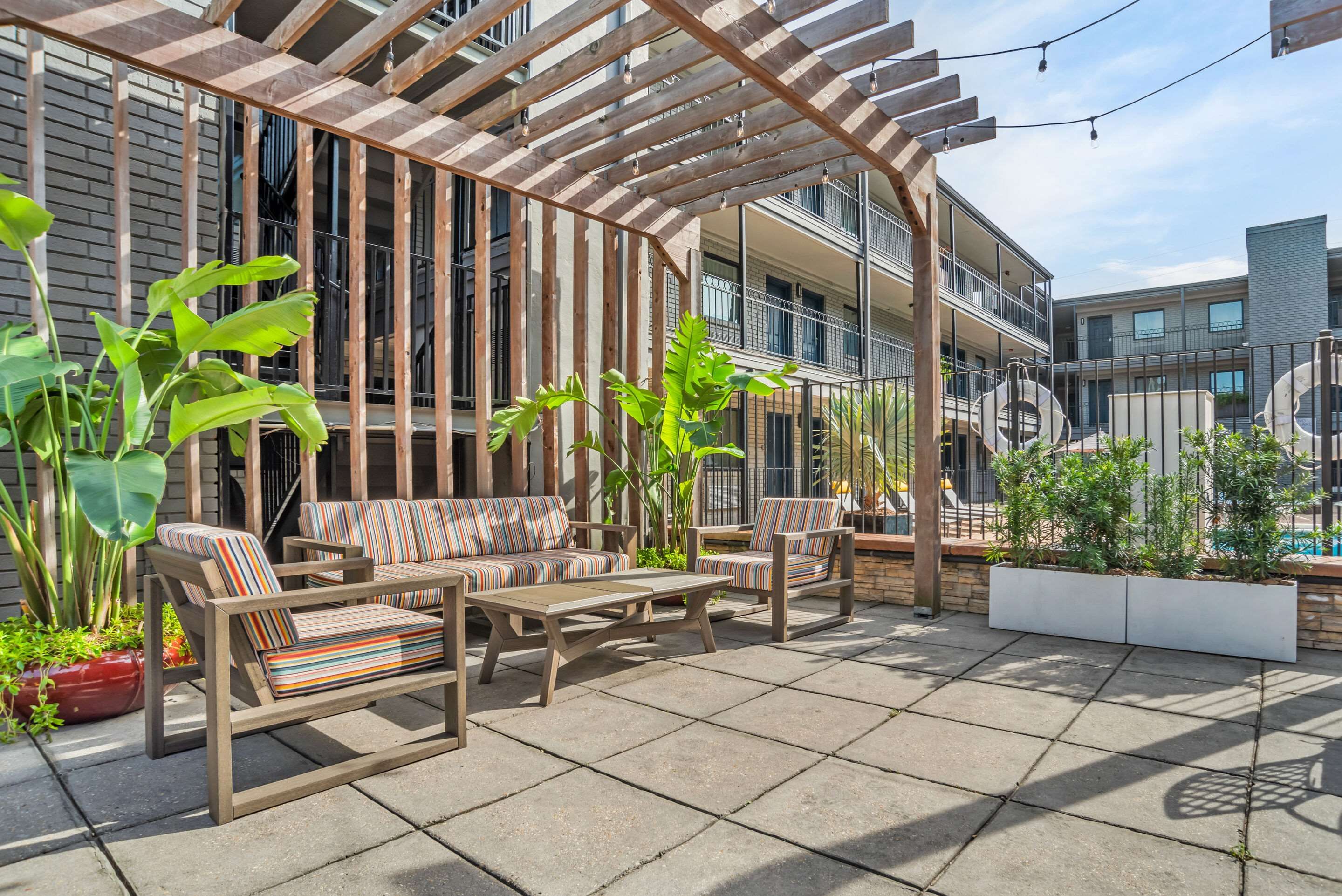 شرفة مرصوفة