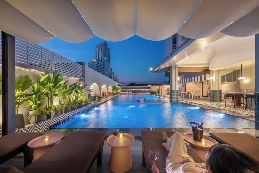 حوض السباحة صورة