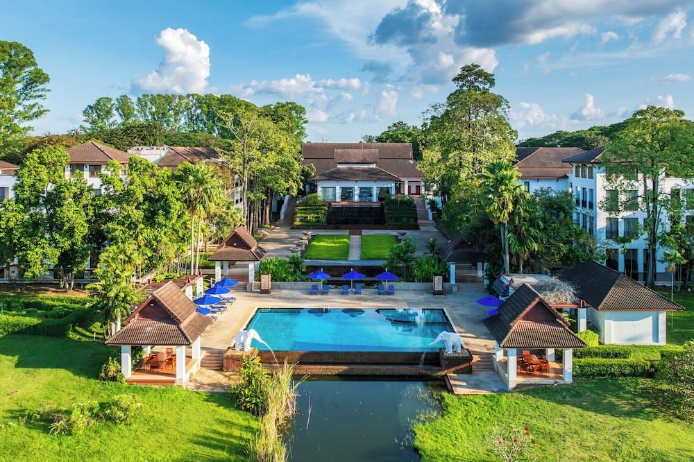 حوض السباحة صورة