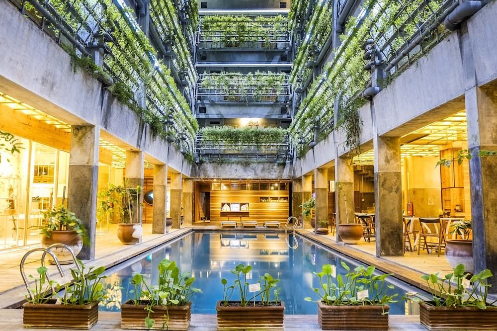 حوض السباحة صورة