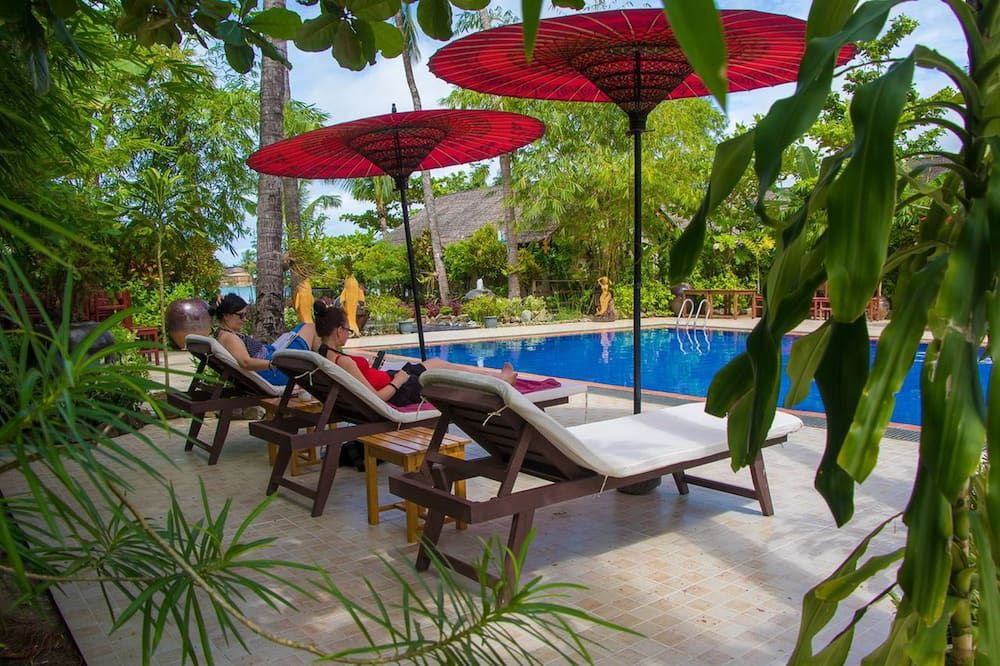 حوض السباحة صورة