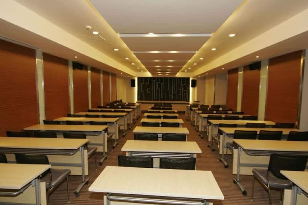 غرفة الاجتماعات