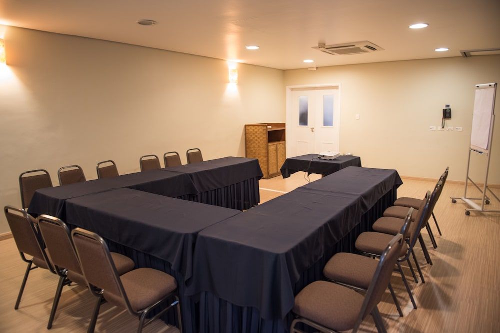 غرفة الاجتماعات