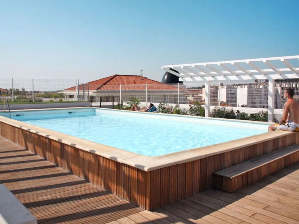 حوض السباحة صورة