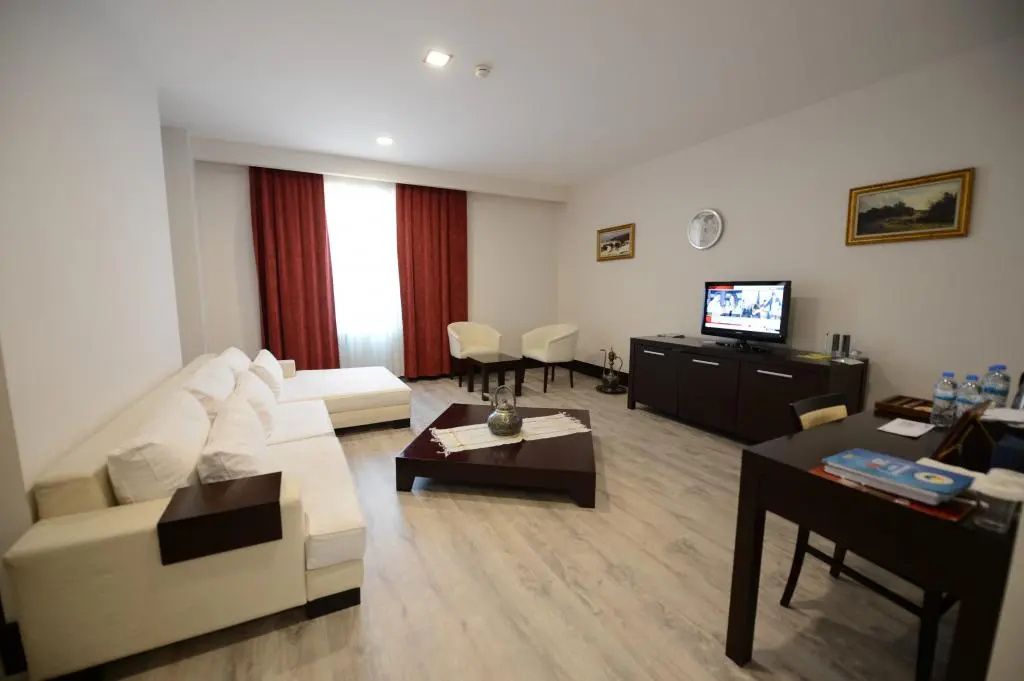 آخر