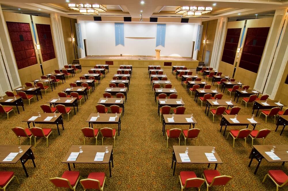 غرفة الاجتماعات