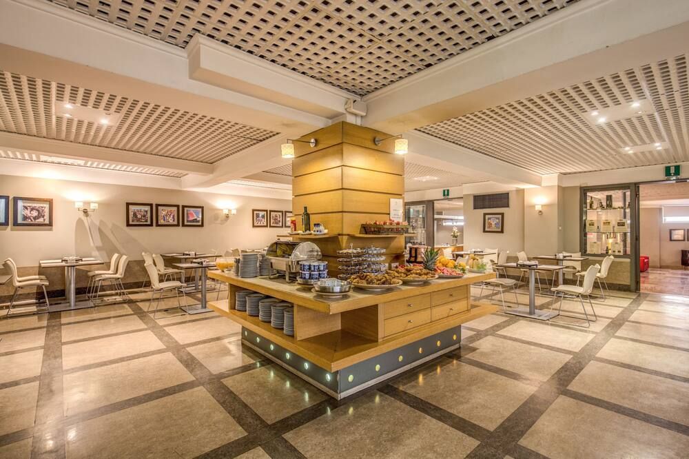 مطعم