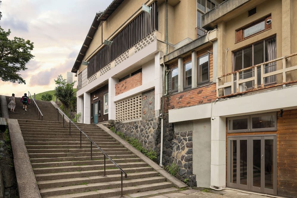 آخر