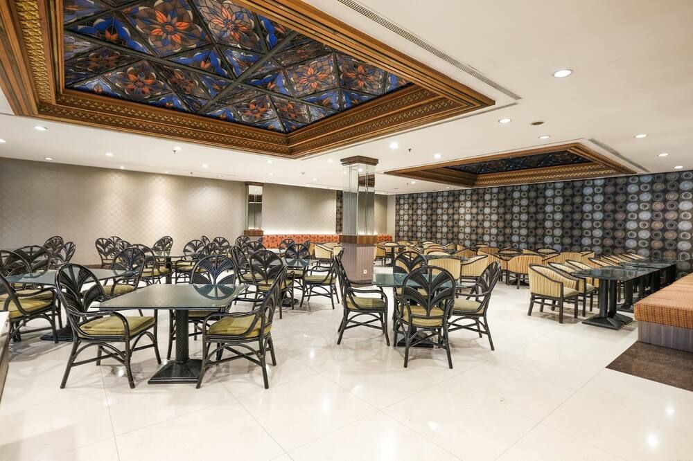 مطعم