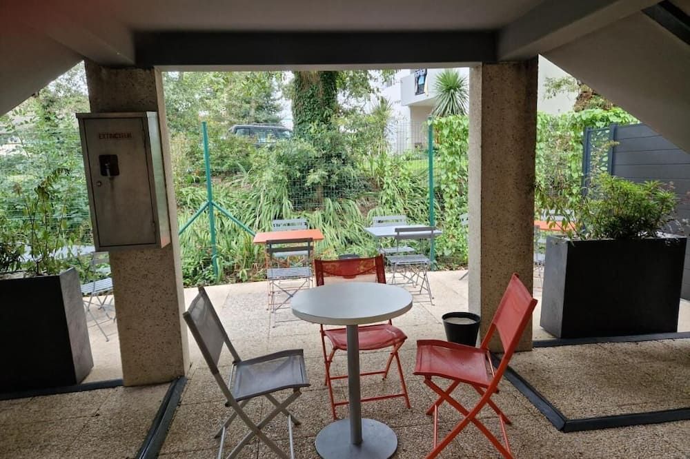 شرفة مرصوفة