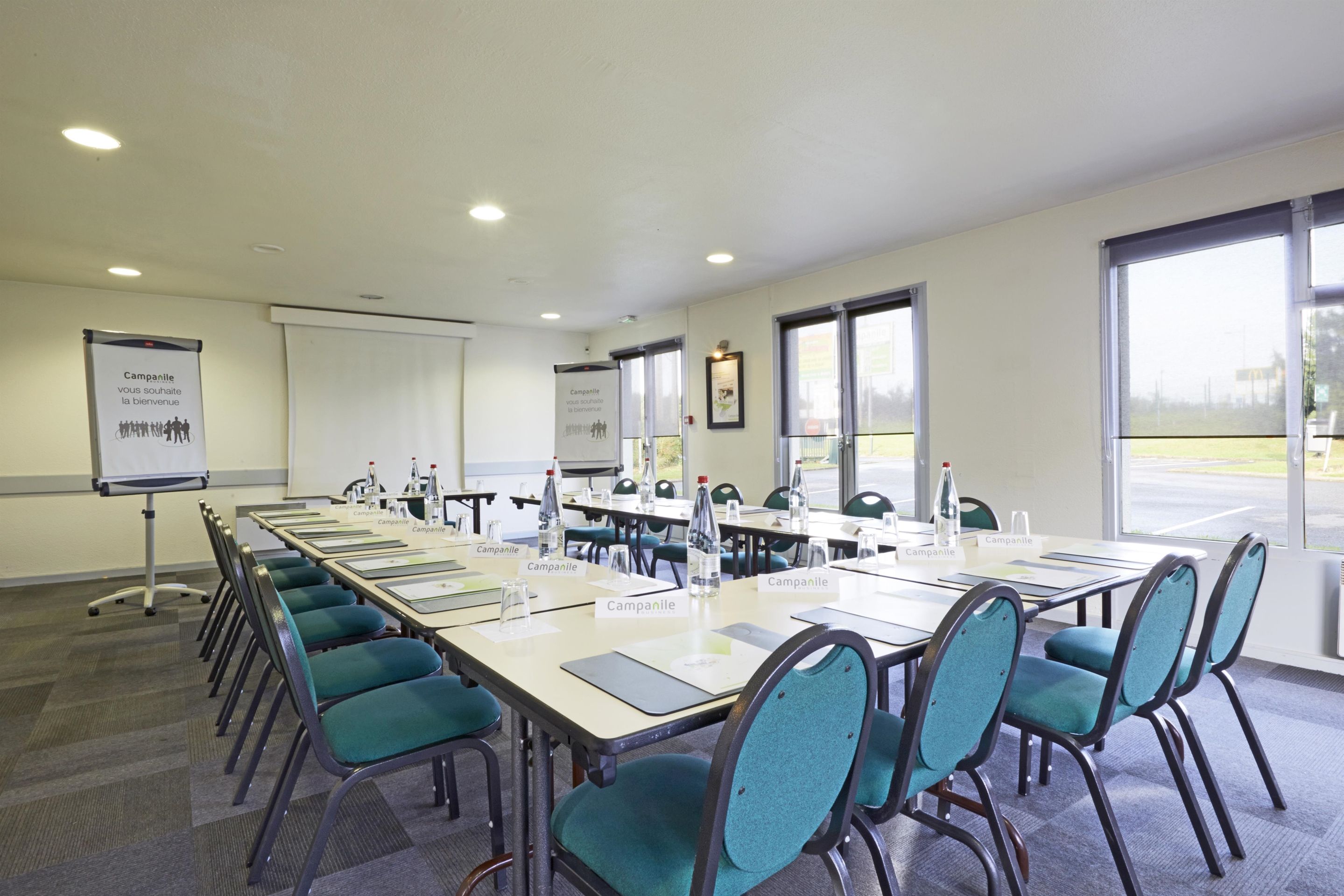 غرفة الاجتماعات