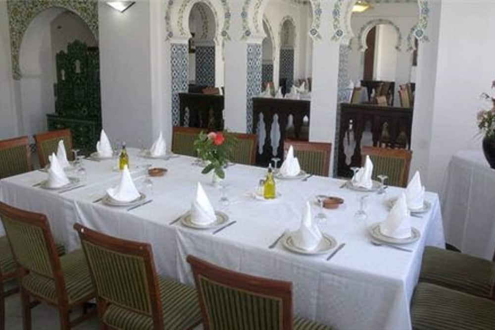 مطعم
