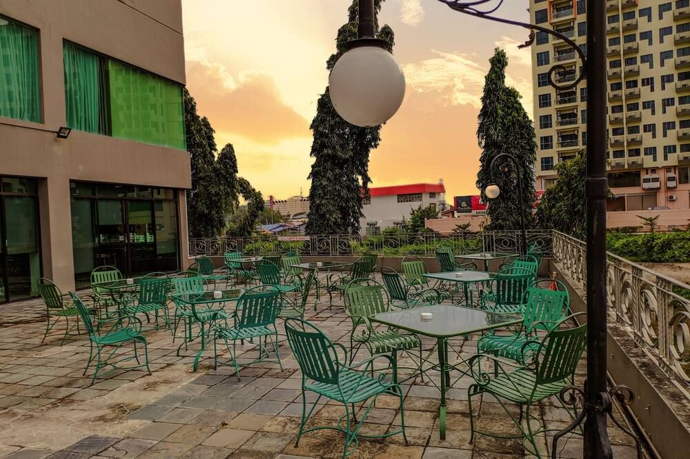 شرفة مرصوفة