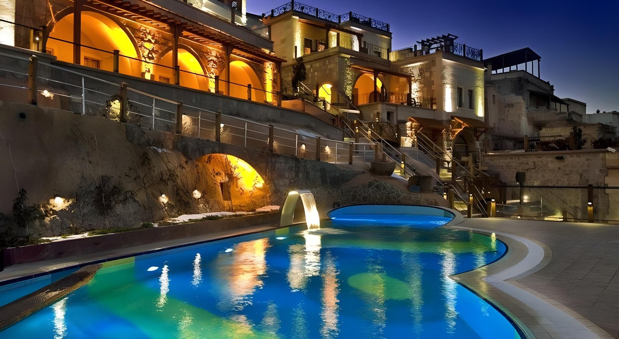 حوض السباحة صورة